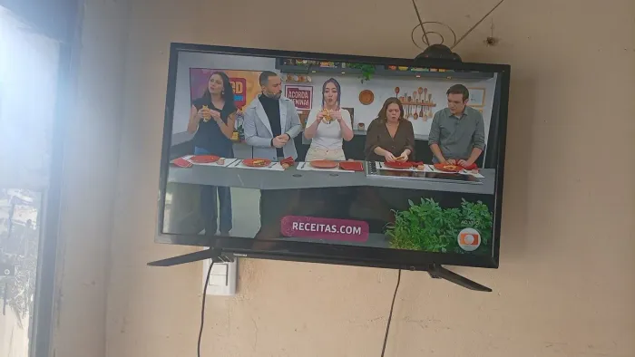 Vendo televisão