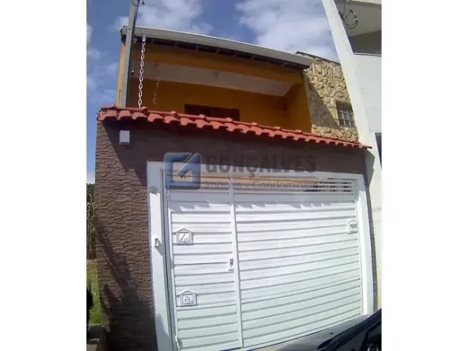Sobrado Residencial 2 Dormitórios com 1 Vaga em Santo André - Condomínio Maracanã