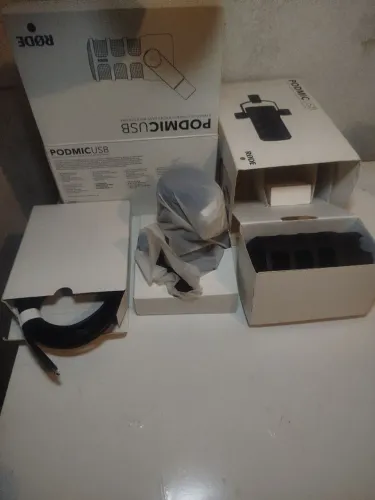 Microfone Rode PodMic USB - Original e Completo na Caixa