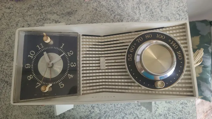 Rádio Relógio Motorola modelo C15J de 1958