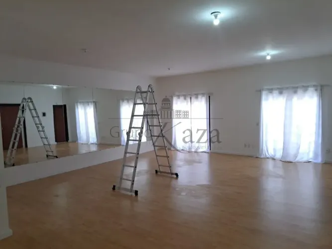 Salão Comercial - Sobreloja - Jardim Satélite - 135m².