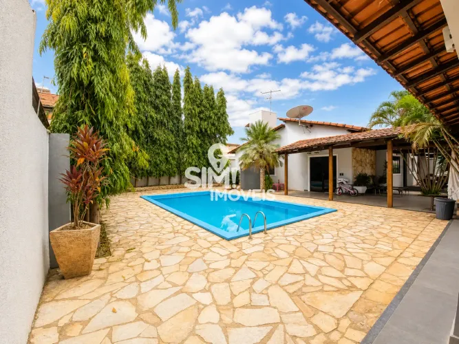 Casa de alto padrão com 4 quartos em 600m de terreno na 704 SUL