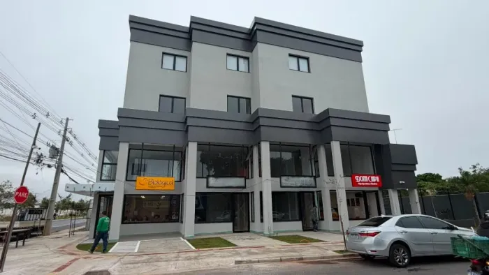 Alugo sala comercial nova na Av. das Torres