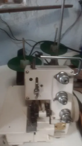 Máquina overlok portátil