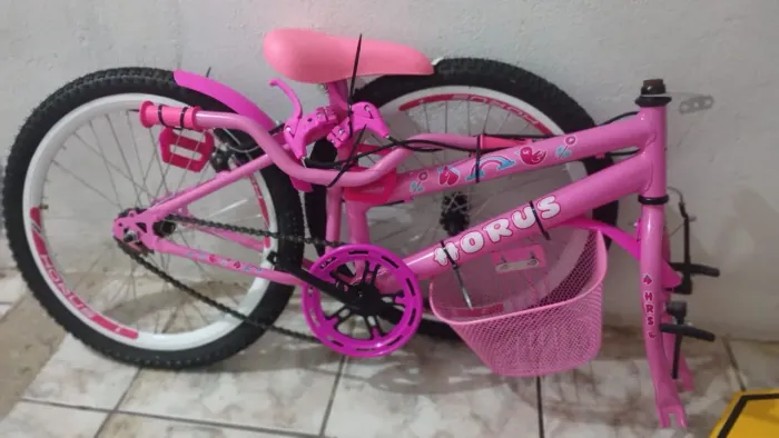 Vende-se bicicleta rosa infantil