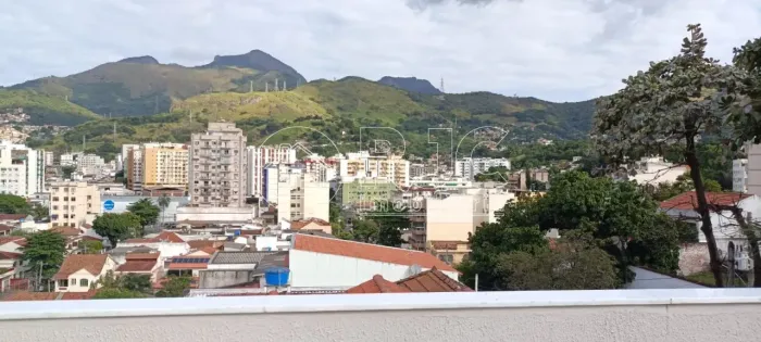 Imóvel para venda tem 130 metros quadrados com 5 quartos em Méier - Rio de Janeiro - RJ