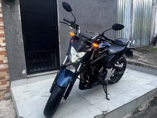 CB 300f oportunidade