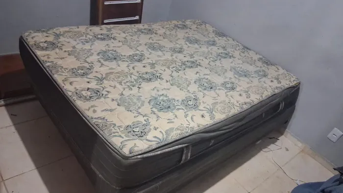 Cama de casal e de solteiro.