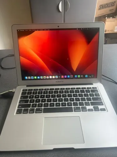 MacBook Air 13? 2017 i5 / 8gb RAM / Ssd 128gb