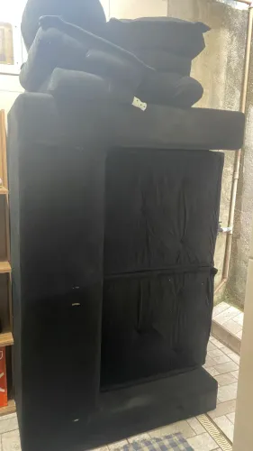 Sofá 2 Lugares Preto - Super Confortável (Precisa Limpeza básica)