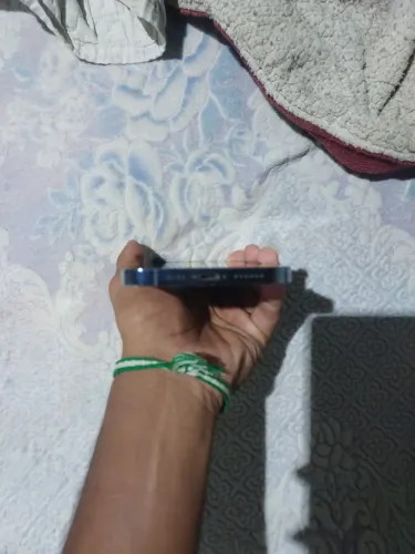 Vendo iphone 13 pro max, tela queimada tenho tudo não conseguo entrega por causa do trabal