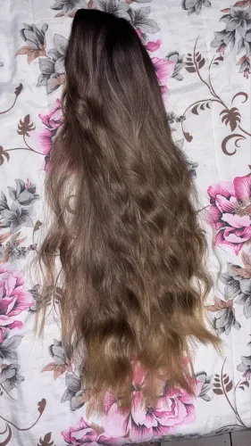 Peruca loira com efeito de raiz falsa