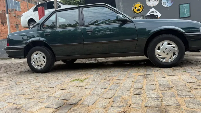 Chevrolet Monza GLS/ Hi-tech 2.0 EFI 2P E 4P 1996