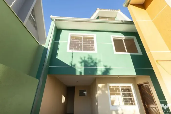 Sobrado em SANTA FELICIDADE com 152m²