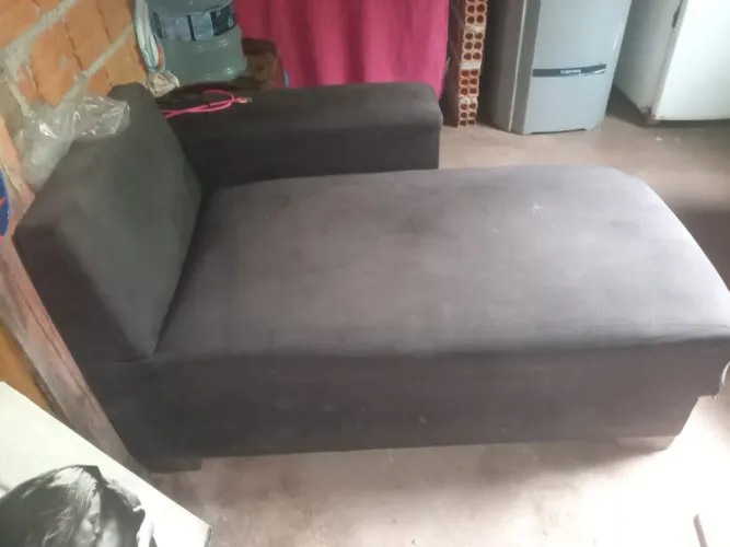 Vendo sofá em bom estado , sem nenhum rasgado 