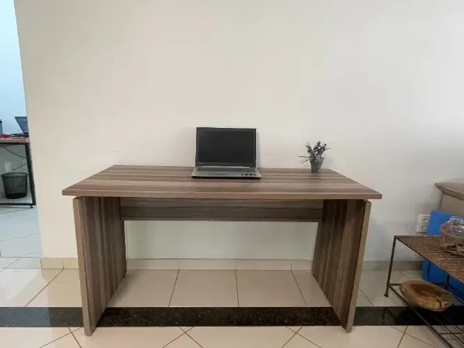 Mesa de Escritório executiva Reta - 1,40 x 0,60 (30mm) - Nogal