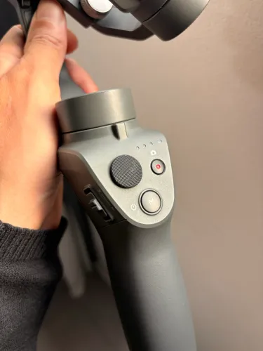 DJI Osmo Mobile 2, gimbal estabilizador de 3 eixos para celular.