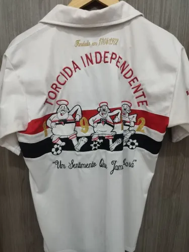 Camisa torcida independente retro rara <br>Versão retro<br>Tamanho G<br>Rara