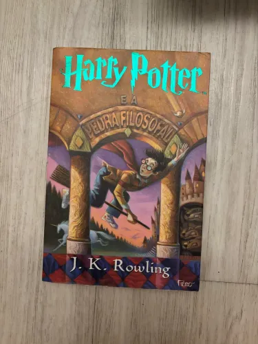 livro harry potter e a pedra filosofal