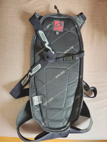 Vendo protetor de coluna EVS sport para motoqueiro.