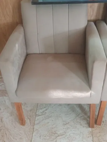 Cadeira tipo poltrona