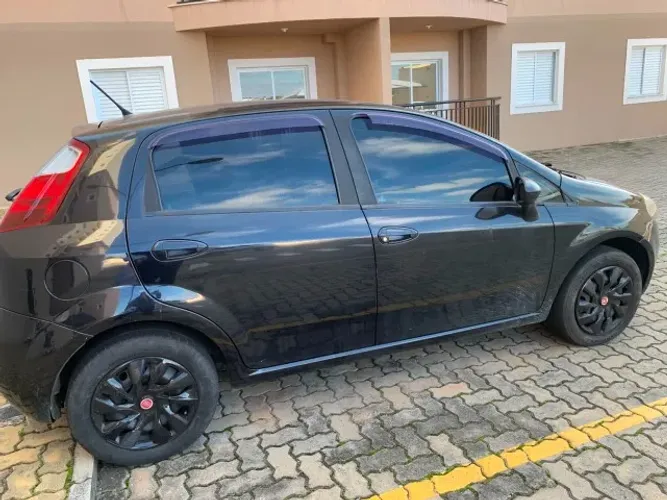 Fiat Punto Attractive 1.4 Fire Flex 8V 5P 2011