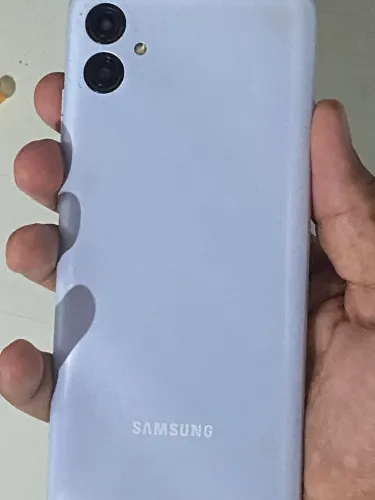 Vendo um A04 tem um pequeno trinco mais não interfere em nada funcionando perfeitamente 