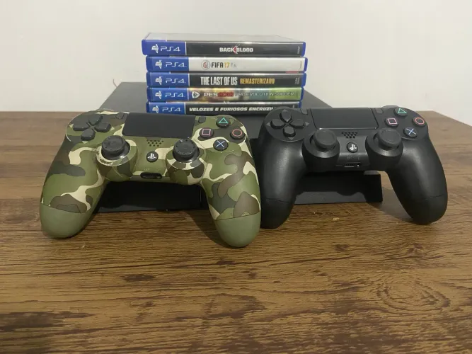 V/T Ps4 Fat com jogos e dois controles