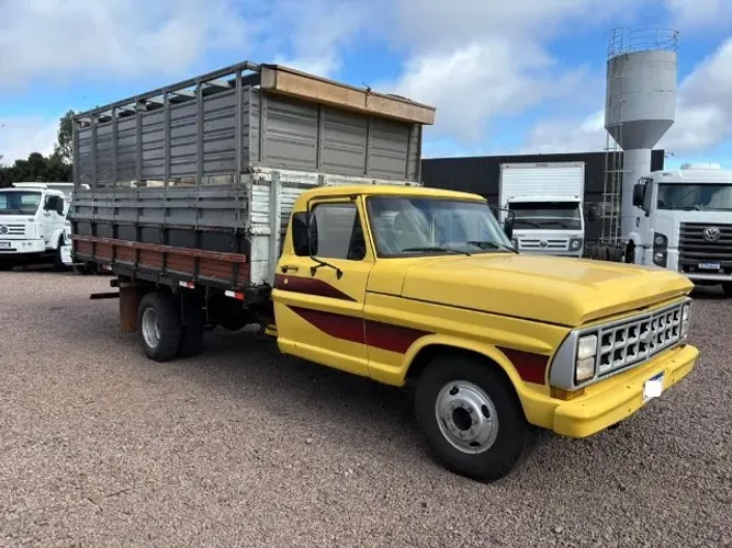 Ford F4000 ano 1977 motor MWM Turbo Direçao Hidraulica Boiadeira R$ 75.000,00 AV