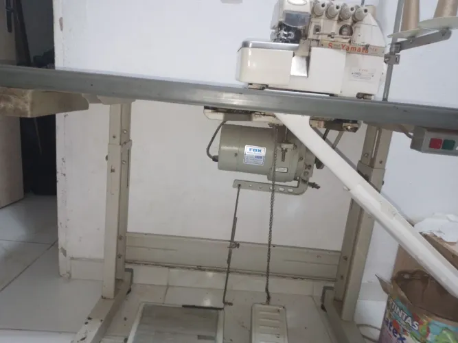 Máquina interloque.