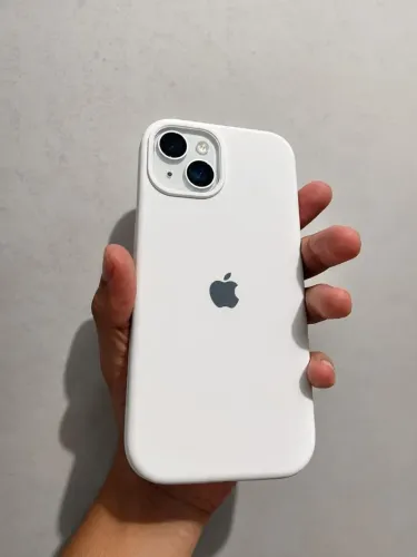 iPhone 15 bateria 84%