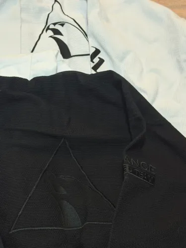 2 Kimono rosan A3 (branco e preto )