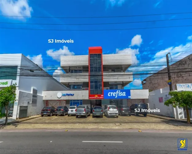 Sala comercial com estacionamento no Bom Futuro
