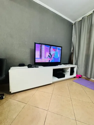 Madeira pura de ótima qualidade Rack que vai deixar sua sala um verdadeiro luxo