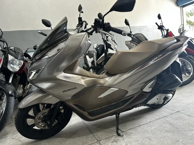 PCX DLX 150 2022 em bom estado