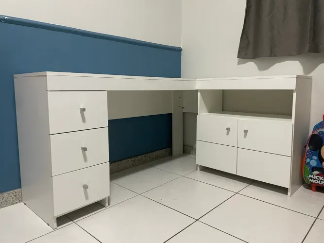 Escrivaninha em L Branca com Gavetas - Excelente Estado