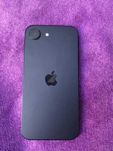 iPhone 16e - 128GB