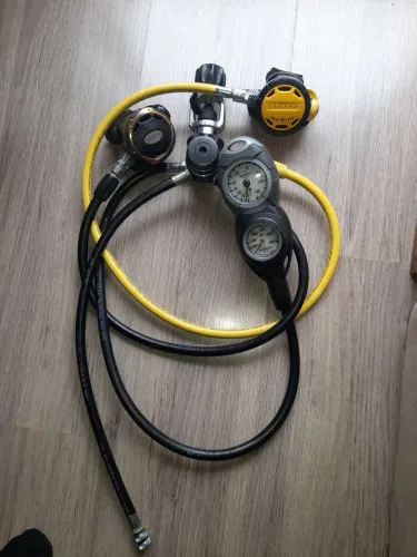 Regulador de mergulho Aqualung Legend Supreme completo. 