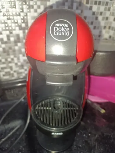 Cafeteira usada poucas vezes