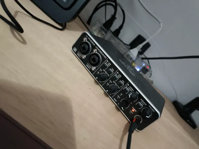 Interface de audio behinger umc 204 hd