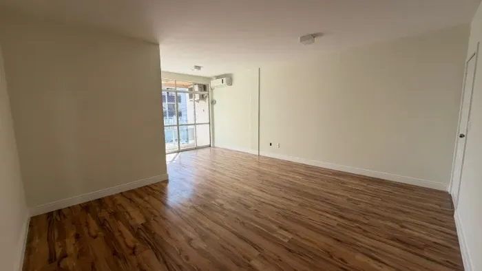Apartamento de 4 quartos no Abraão - Florianópolis