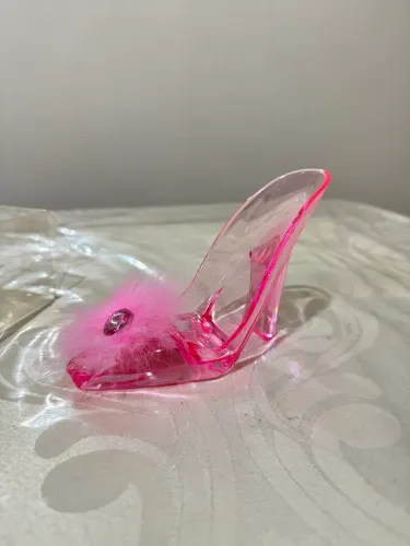 Sapatinho de cristal rosa decorativo