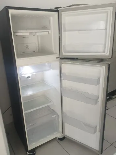Geladeira continental 376L Frost free
