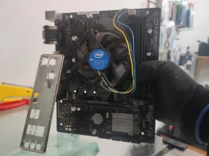 Kit Processador i5 9400f + Placa mãe + cooler 