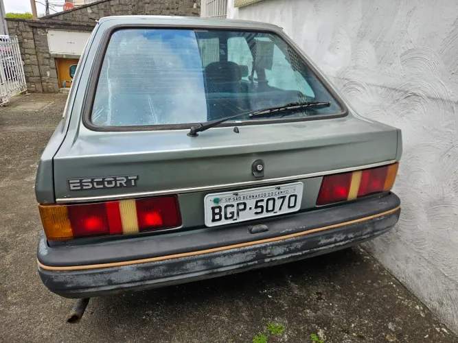 Ford Escort Ghia 1.8i / 1.8 / 1.6 (álcool) 1987