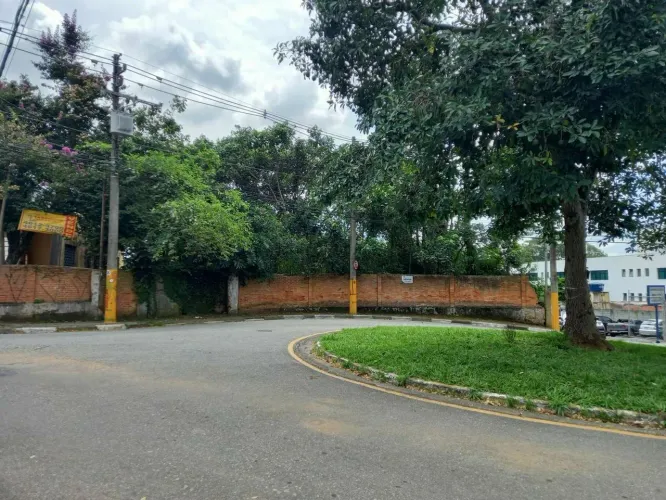 Lote em Avenida Santo Antônio - Vila Santo Antônio do Portão - Cotia/SP