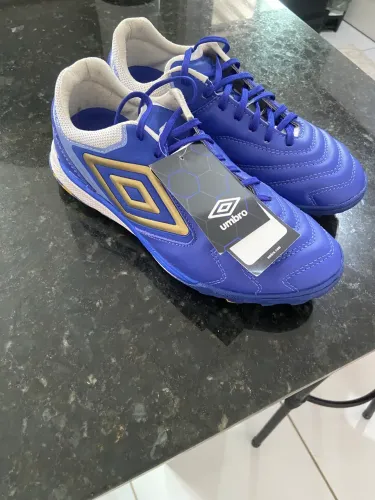 Chuteira Umbro adamant master class pro bump society