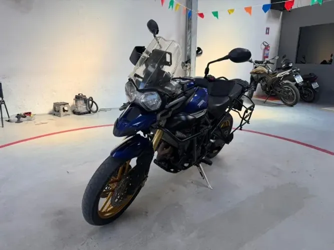 Triumph Tiger 800 2014 com apenas 30 mil km rodados e sem detalhes!