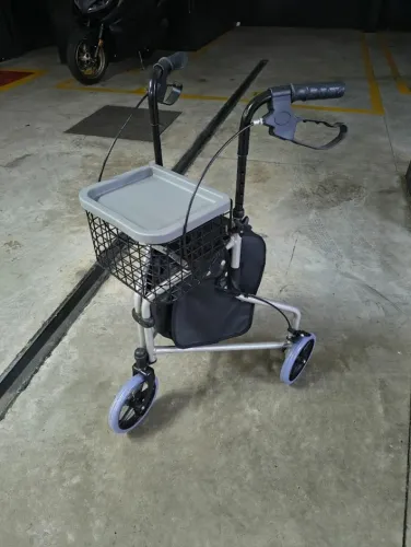 Andador 3 Rodas com Porta Objetos e Cesto 