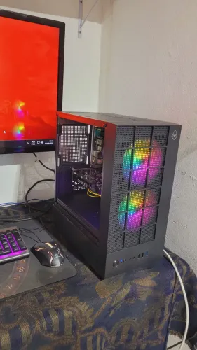 PC Gamer Intel Core i5-7500 + GTX 1650 4 GB + 16 GB RAM